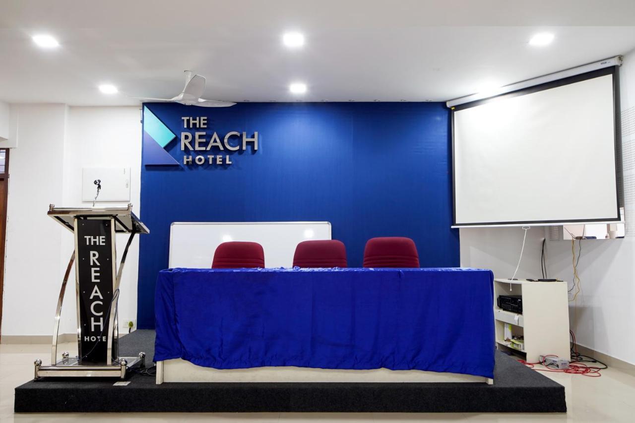 The Reach Hotel Kochi Exterior photo